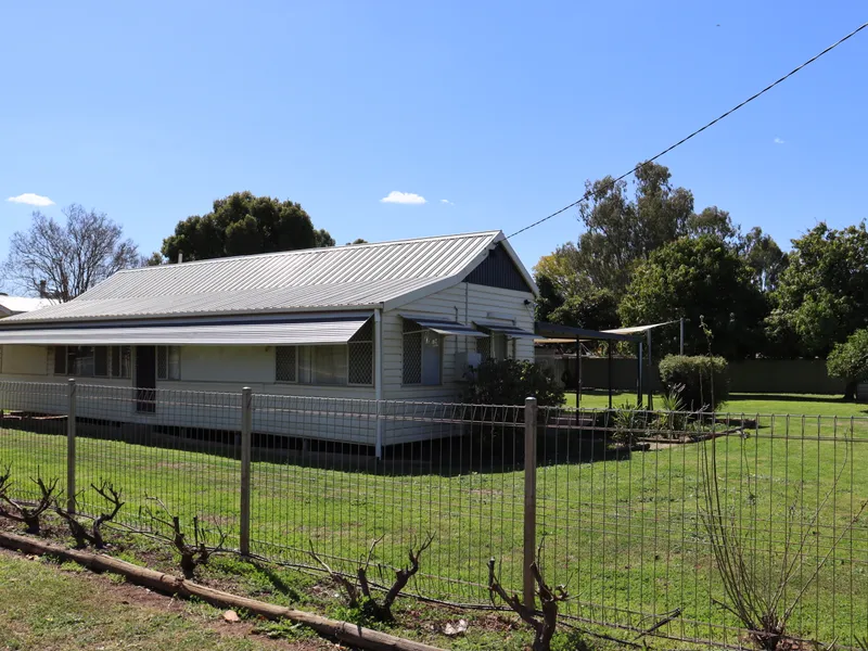 QUAINT HOUSE  CHEAP PRICE