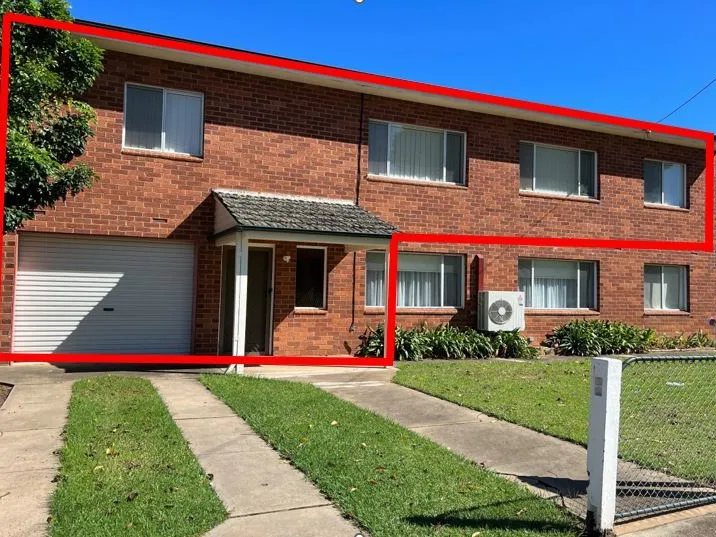 UNINTERRUPTED VIEWS - TOP FLOOR APARTMENT