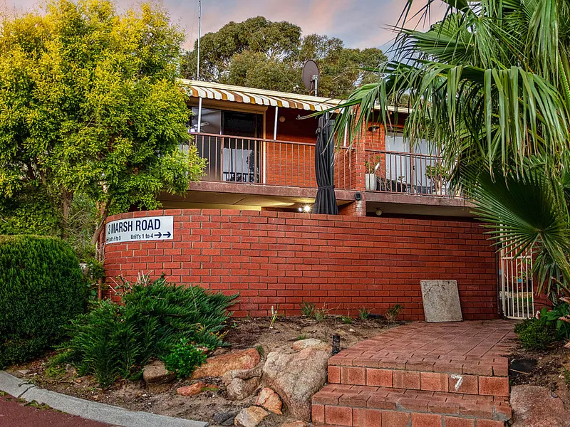 STUNNING VIEWS - IDEAL LOCATION