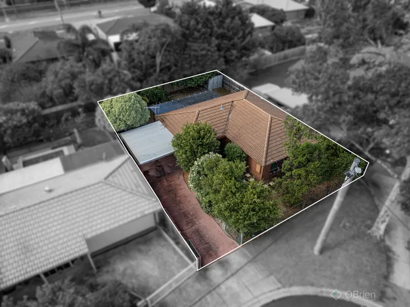 family home in court location.