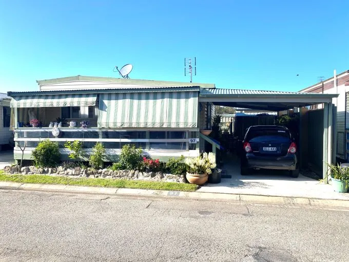 ENJOY the LIFESTYLE at LAKESIDE LEISURE !!