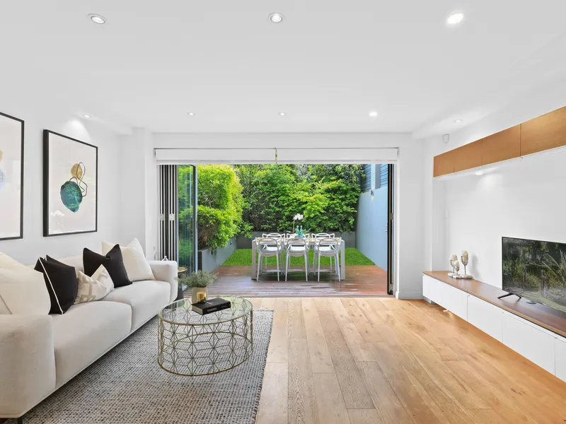 High Quality Contemporary Townhouse Living