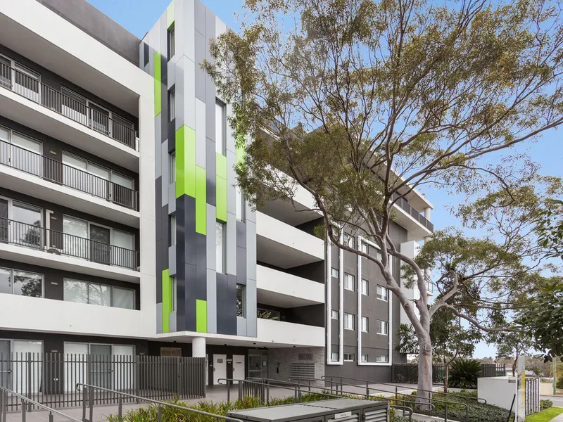Light-Filled 2-Bedroom Apartment Matching Comfort and Convenience