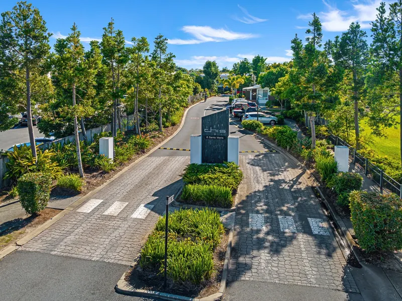 Listing Headline Modern Townhouse available in Burleigh Waters