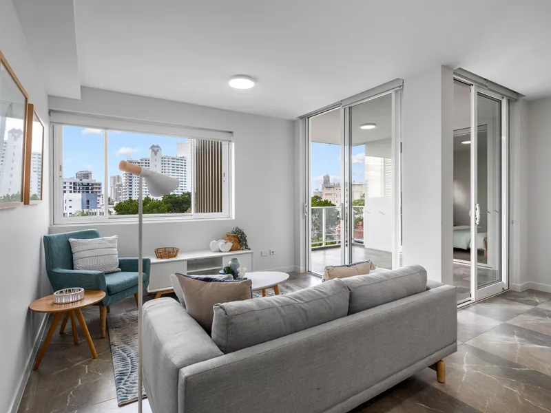 Well thought out Floorplan. Flowing balcony from three rooms with glass doors creating perfect Alfresco area.