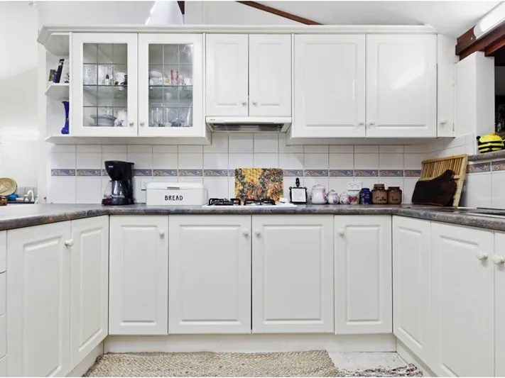 Fabulous Family Home Hidden Away In The Hills, Next To Nature, Yet Close To Amenities....