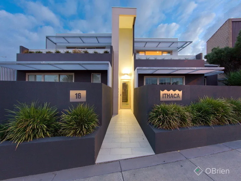 AVAILABLE FOR INSPECTIONS OVER EARSTER WEEKEND. Location, lifestyle and walk to the beach