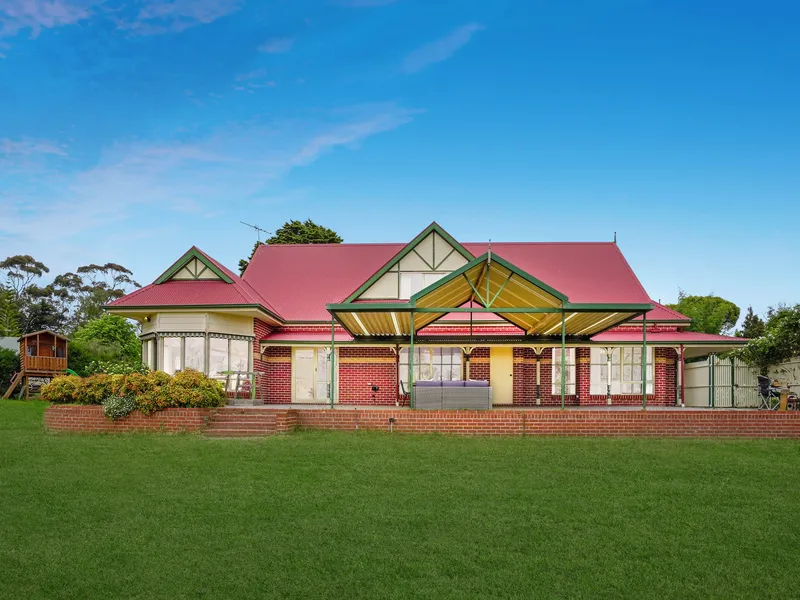 Generous Family Proportions - 2884sqm In Prime Location