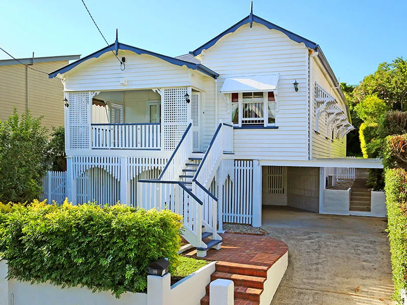 Character with Modern Finishes - Huge Outdoor Deck