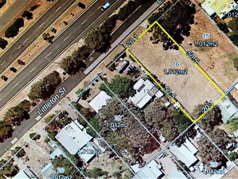 LARGE BLOCK IN GREAT LOCATION