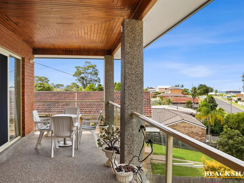 SPACIOUS VERSITILE HOME WITH VIEWS