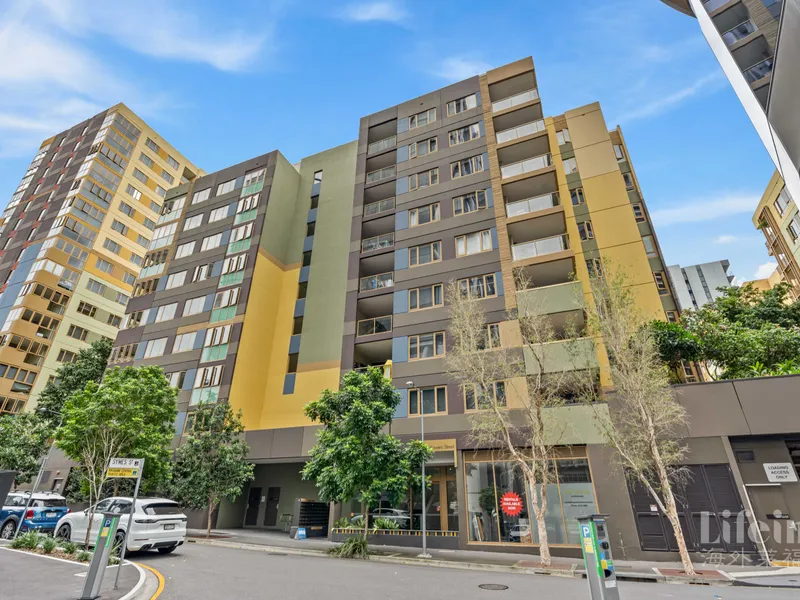 Brightly Spacious with Convenience