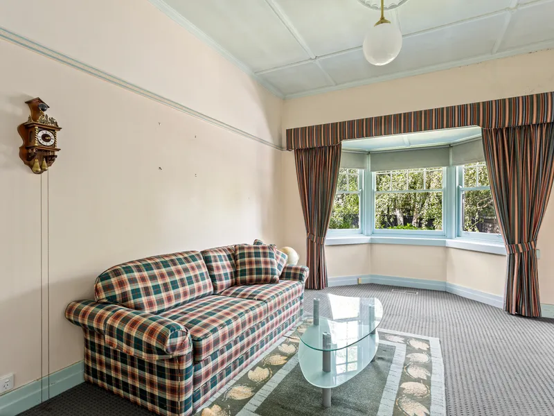 A Californian Bungalow in divine Hawthorn East location