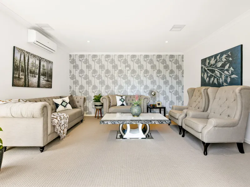 Incomparable Family Living! No Body Corporate! Park & Creek Front!