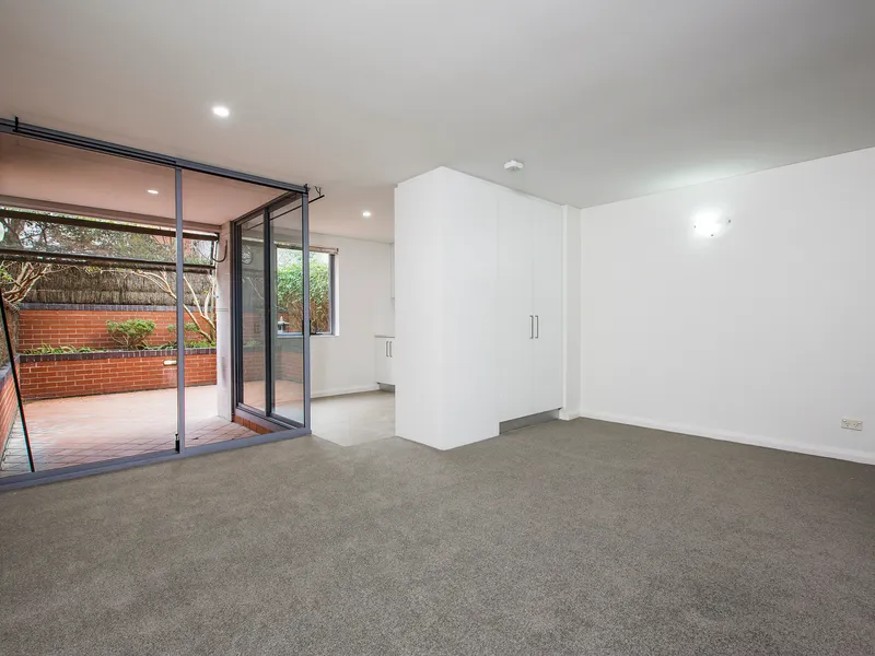 Recently renovated Newtown studio