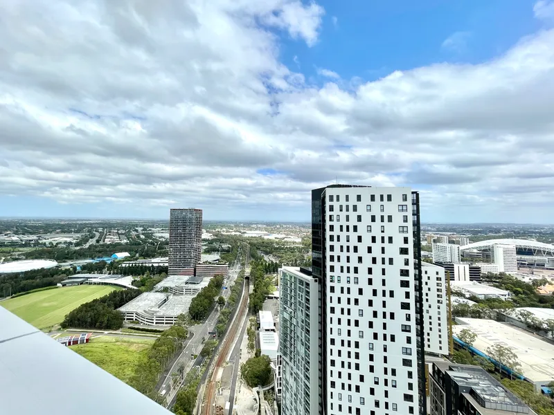 ONE BED ON LEVEL 34 IN THE HEART OF SYDNEY OLYMPIC PARK