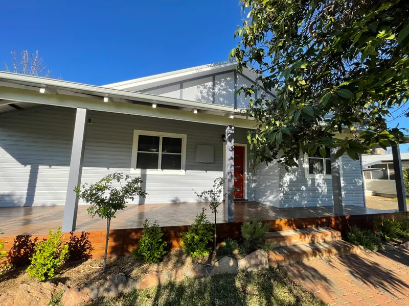 CENTURY 21 CENTRAL WEST - 02 6852 3793