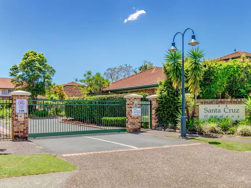 Modern 3 Bedroom Townhouse in Clear Island