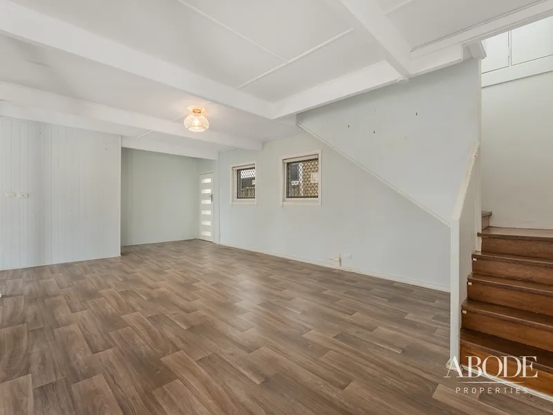 Bring Your Vision to this 70’s Architecture Residence 