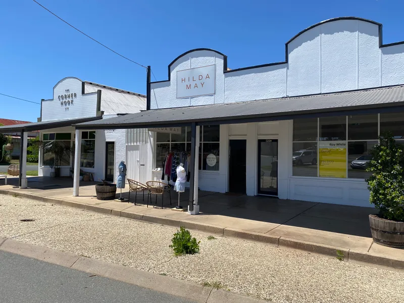 PLEASE CALL RAY WHITE OFFICE TO BOOK A VIEWING 03 57942777