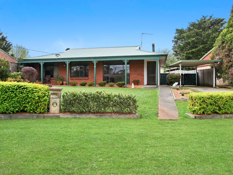 Family home with views in Wentworth Falls