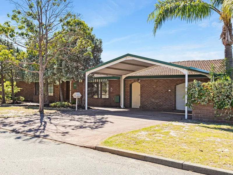 AWESOME FAMILY LIVING IN PREMIUM LOCATION