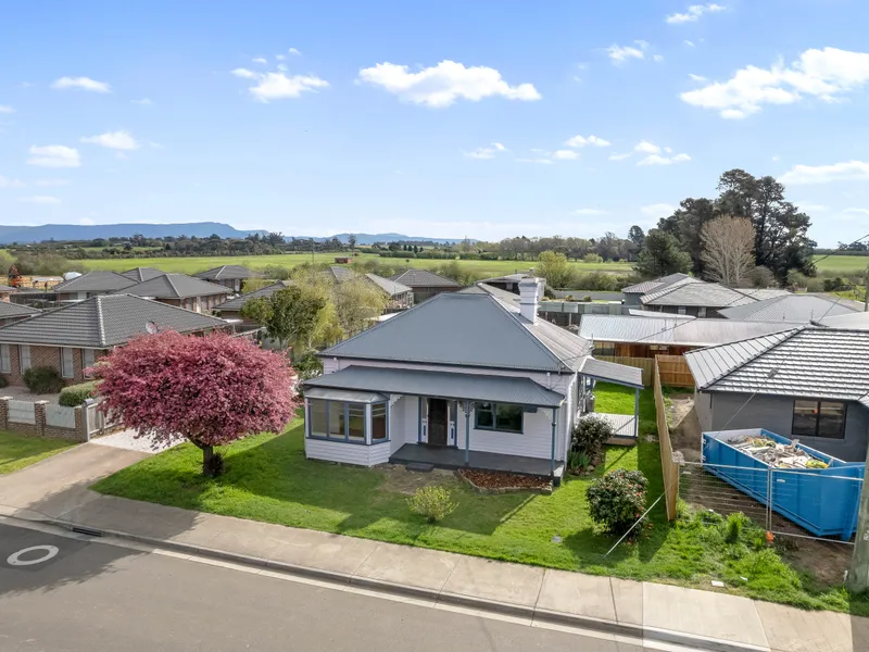 Quiet Longford street. Ideal semi-rural lifestyle.