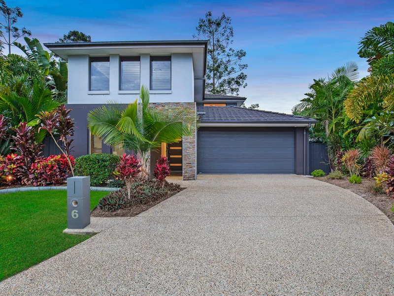 STYLISH MODERN CONTEMPORARY ENTERTAINERS OASIS