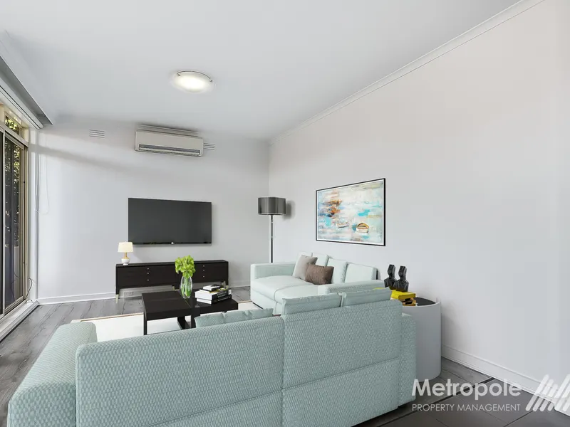 RENOVATED 3 BEDROOM APARTMENT!