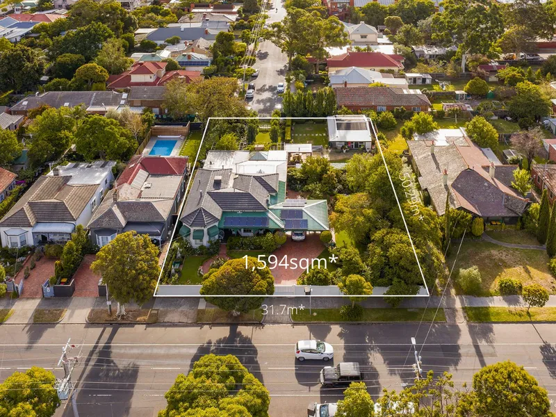 Stunning Renovated Victorian on Double Block of approx. 1,594sqm