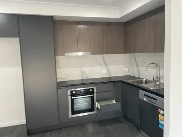 Modern spacious duplex with fully fenced yard and Airconditioning