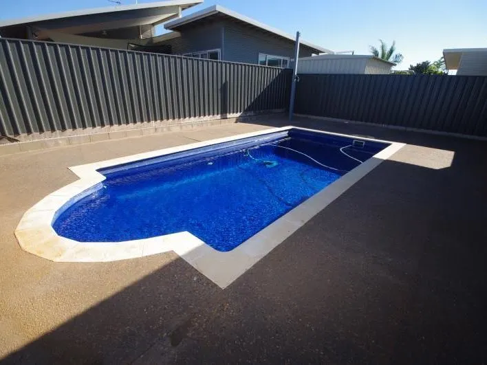 FAMILY HOME WITH POOL AND SIDE ACCESS!!