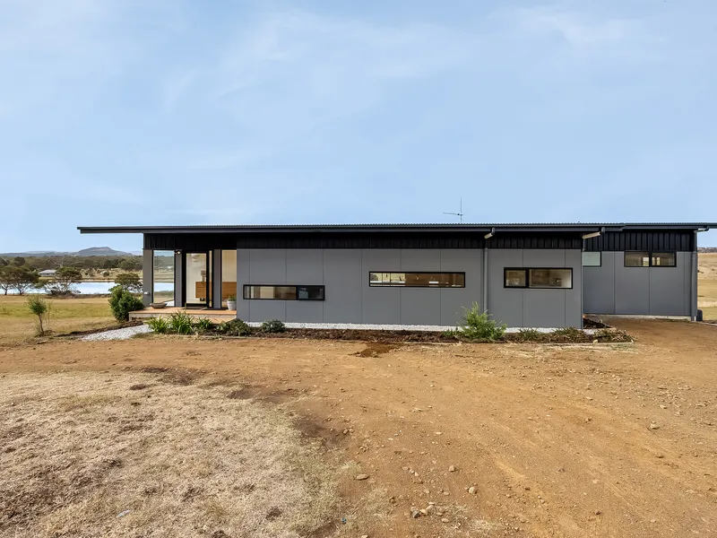 Fully-Furnished Modern Country Retreat - 7 Month Lease Only