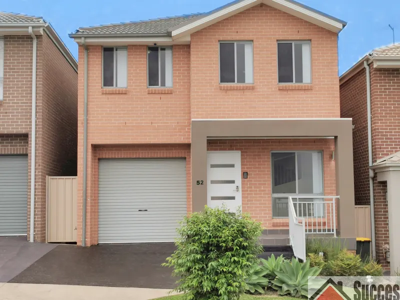 Location! Location! Location! Freestanding townhouse in prime location
