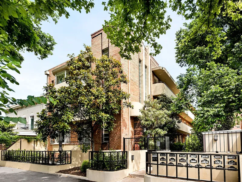 Art Deco delight - Fully Furnished