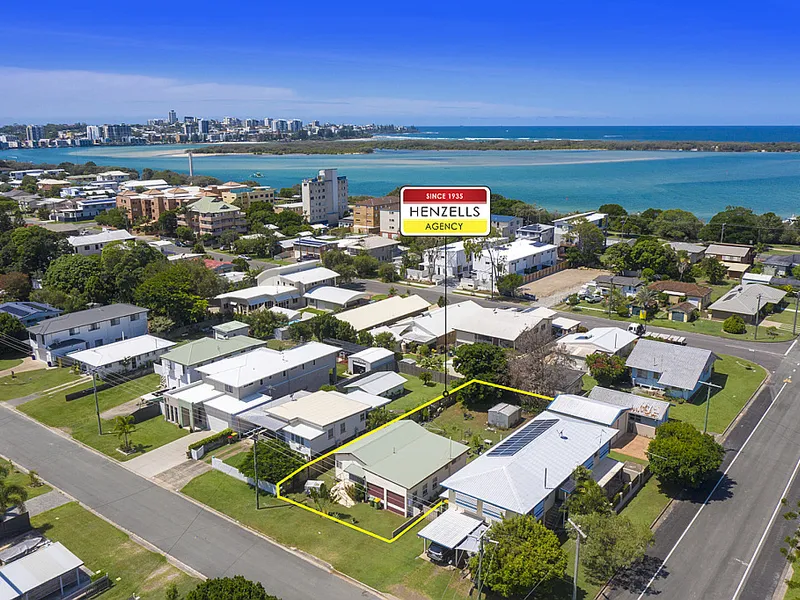 GREAT LOCATION - GOLDEN BEACH GOLD