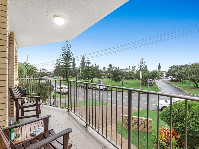 Furnished Buddina Beachfront Abode