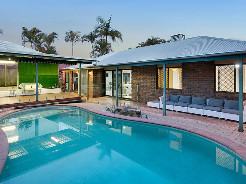 Stunning Lowset House with Air con and Swimming pool