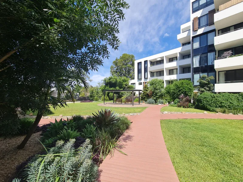 Spacious 3 Bedder Opposite PLC