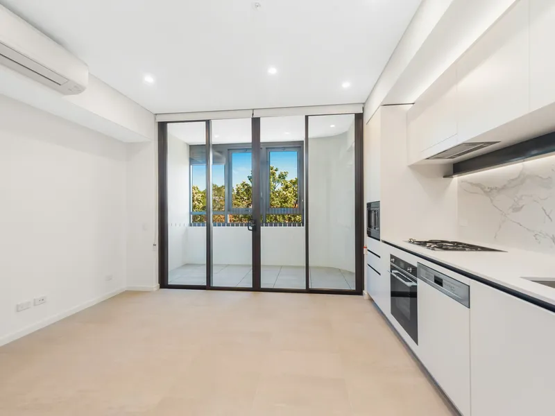 Luxury studio in Melrose Park