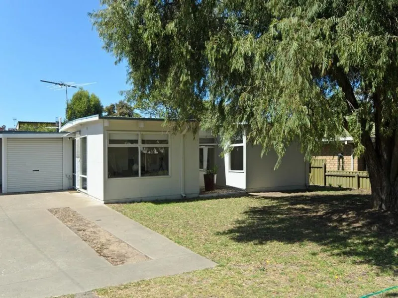 2 Bedroom home with open plan living and seperate dining room