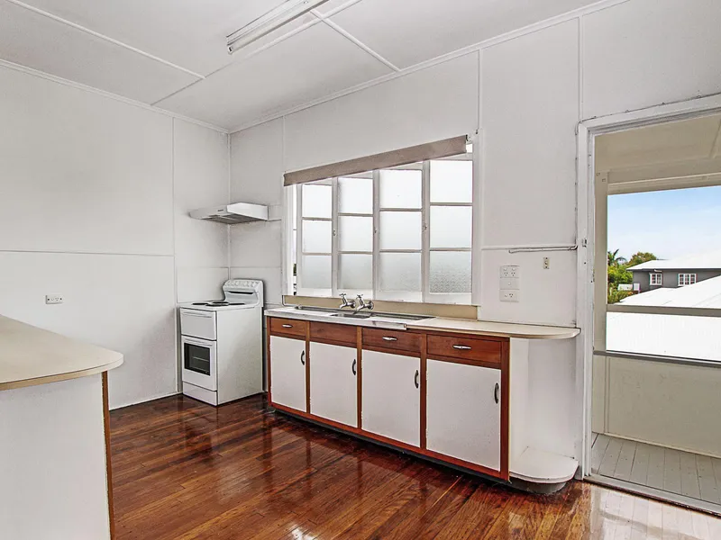 Well maintained apartment in sought after location