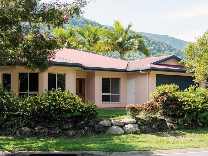 Modern Low-set Custom Built 4 bedroom Home