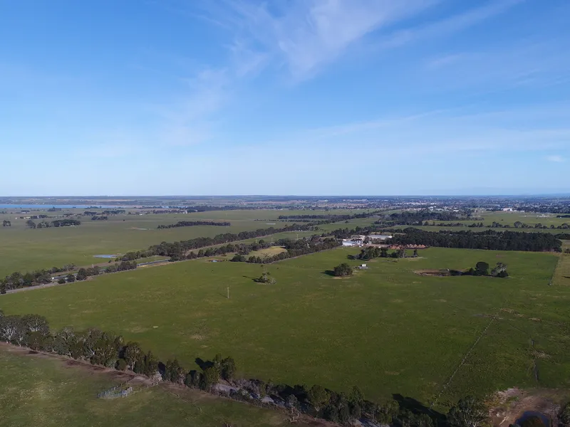 Significant Rural Holding on Bairnsdale Town Boundary.