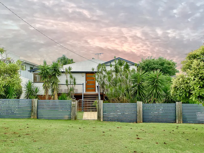 850sqm 2 LOTS, DEVELOPMENT POTENTIAL!