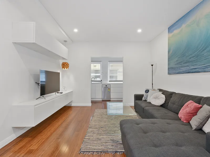 RENOVATED APARTMENT 200M TO BONDI BEACH