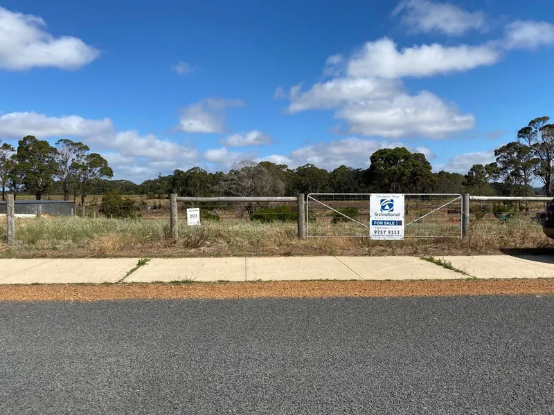 TITLED LOT IN HAMELIN GROVE