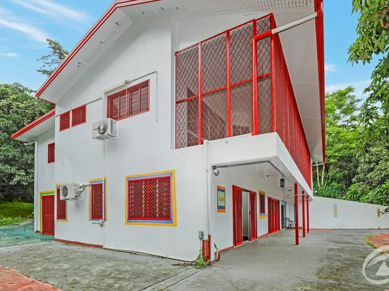 HIDDEN GEM IN SMITHFIELD RAINFOREST!