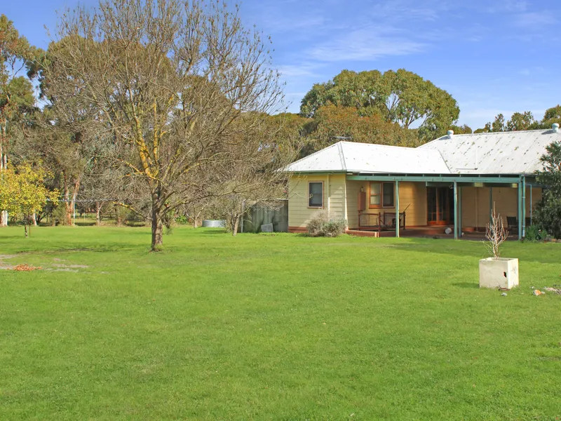 LARGE FAMILY HOME ON ACREAGE