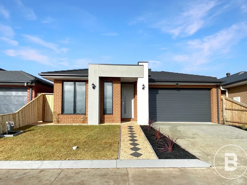 LUXURY BRAND NEW FOUR BEDROOM HOME IN PERFECT LOCATION